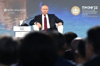 Putin Asserts Ukraine’s Counteroffensive Has ‘No Chance’ at Economic Forum