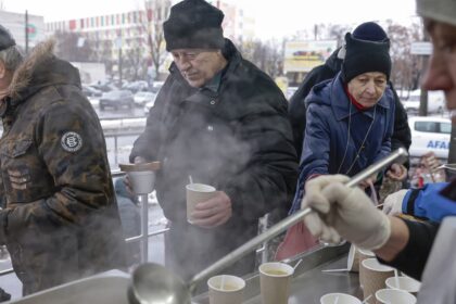 Russia targets food, water to starve Ukrainians, report says