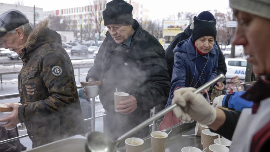 Russia targets food, water to starve Ukrainians, report says