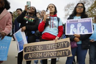 Supreme Court rejects affirmative action at colleges