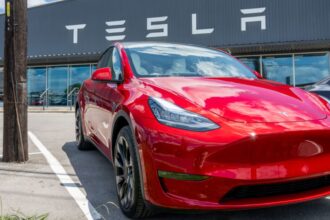 Tesla secret configuration disables 'nag' for Autopilot, FSD