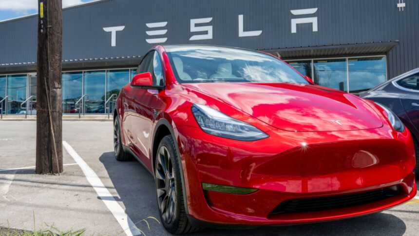 Tesla secret configuration disables 'nag' for Autopilot, FSD