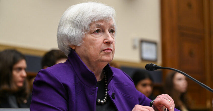 Yellen Says Bid to Decouple From China Would Be ‘Disastrous’