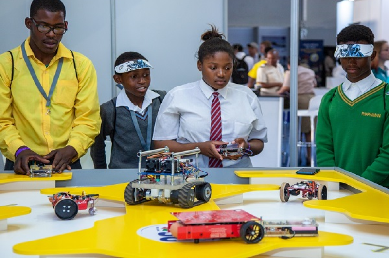 ‘GALACTIC EINSTEINS’ gear up for epic US robotics showdown!