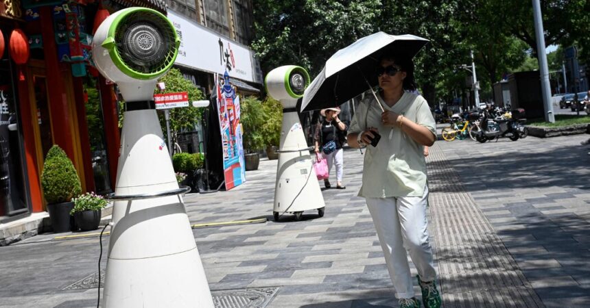 As China Bakes in Record Heat, John Kerry Presses Beijing on Climate Change