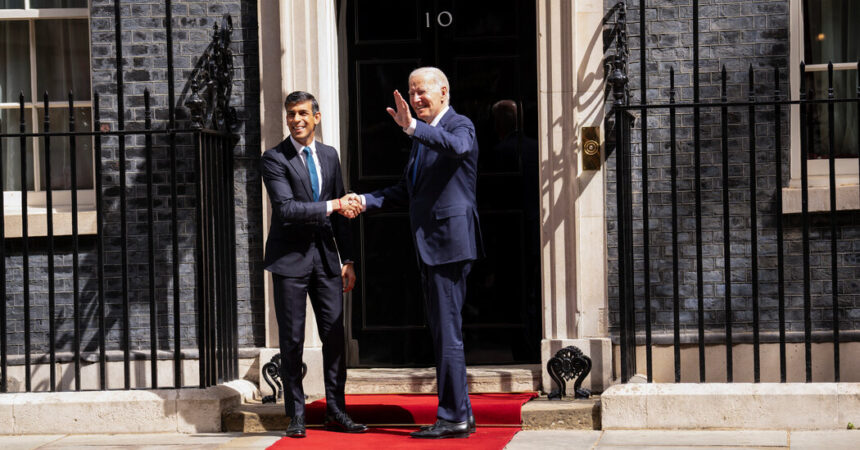 Biden Meets With Sunak, Focusing on Support for Ukraine