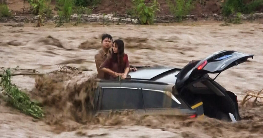 China Reels From Floods and a Bruising Heat Wave