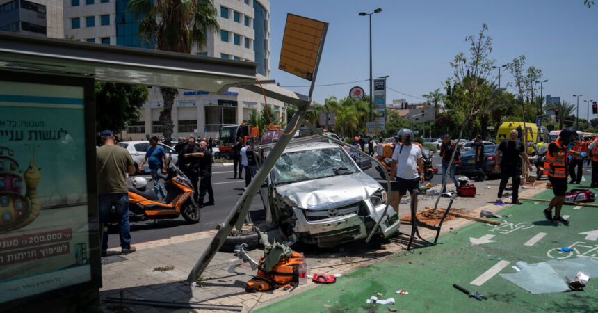 Eight Israelis Injured in Attack in Tel Aviv