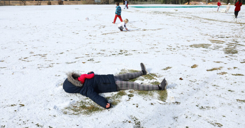 Johannesburg Sees First Snowfall in Over a Decade