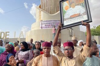 Military in Niger Announces Coup After Soldiers Detain President