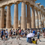 Only Early Birds Will See Acropolis as Workers Strike Over Heat