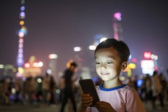 China floats two-hour daily limit of smartphone screen time for kids