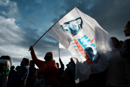 Ecuador Elections Move to Runoff