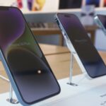 Global smartphone market to hit decade low; Apple could take top spot