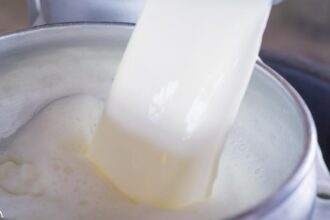 How Raw Milk Is Bridging a Gap Between Political Parties