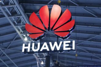Huawei launches HarmonyOS 4 as it plots China smartphone revival