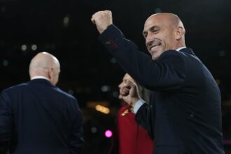 Spanish football chiefs call for Luis Rubiales to resign immediately