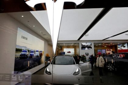 Tesla cuts prices of Model S and Model X in China