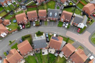 UK home sales set to hit their lowest since 2012 as mortgage sales plummet