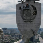 Ukraine Replaces the Soviet Symbol on the Motherland Monument