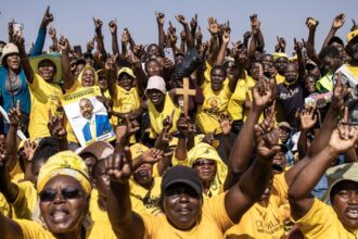 Zimbabwe Voters to Elect President While Trained Workers Flee