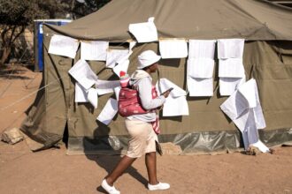 Zimbabwe’s Ballot Delays Force Election Into 2nd Day