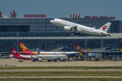 China outbound travel surges ahead of 'Golden Week' holidays