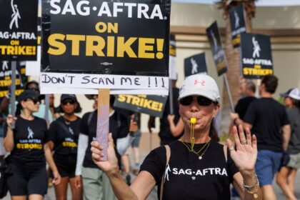 Hollywood sheds 17,000 jobs in August amid strikes
