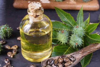 How Castor Oil Can Simplify Your Beauty Regimen