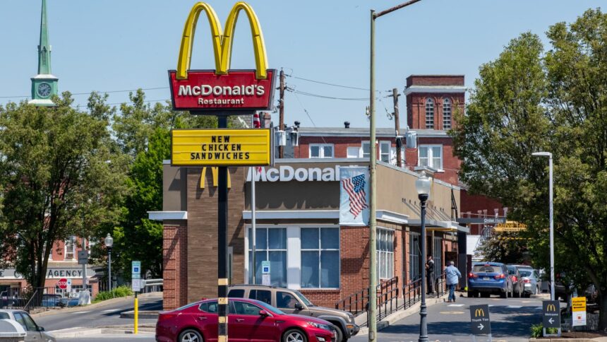 McDonald's to raise royalty fees for new franchised restaurants