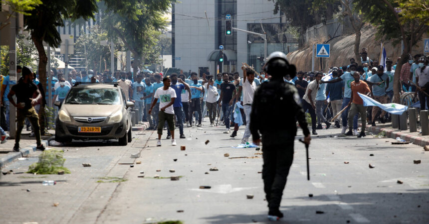 Netanyahu Calls for Deportations of Immigrants After Clashes in Tel Aviv