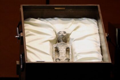Ufologist Claims to Show Mummified Alien Specimens to Mexico's Congress