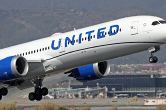 United Airlines pilots approve contract with up to 40% raises