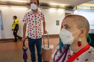 When to wear masks as cases rise, new variants emerge in U.S.