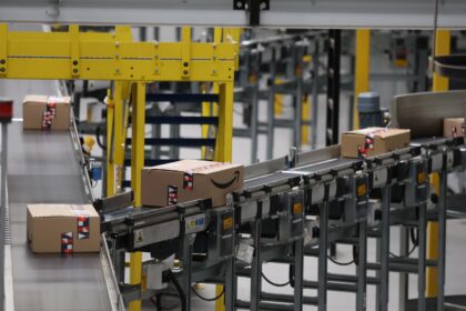 Amazon hikes UK pay, plans to hire 15,000 seasonal workers