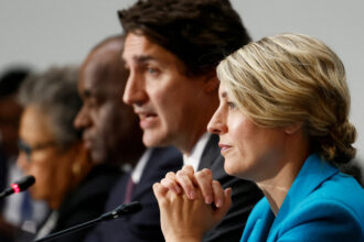 Canada Pulls 41 Diplomats as India Threatens to Revoke Their Immunity