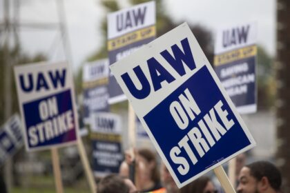 GM's stock falls amid strikes, potential air bag recall