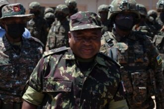 Mozambican President Filipe Nyusi, wearing military fatigues, on 24 September 2021 in Pemba, Cabo Delgado province, Mozambique, during a visit with Rwandan President Paul Kagame.