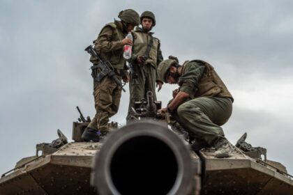 Pentagon pushes U.S defense titans to send weapons