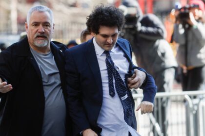 Prosecutors in SBF trial compare defense argument to 'Dumb and Dumber'