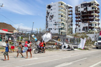 Residents Awaiting Help Resort to Looting in Acapulco