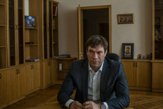 Russia’s Former Pick to Be Ukraine’s Puppet Leader Is Shot in Crimea