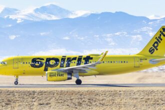 Spirit suspends new pilot training after tough quarter, engine issue
