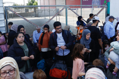 U.S. Citizens Fleeing Gaza Say the Border Crossing Is Still Closed