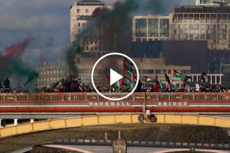 About 300,000 People Participate in Pro-Palestinian March in London