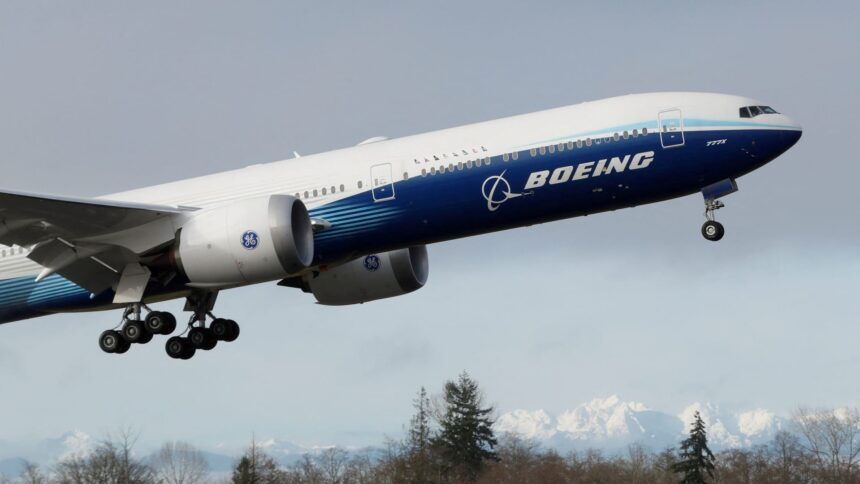 Boeing close to Emirates deal for more 777 jets, reports say