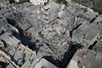 Explosion Gazans Say Was Airstrike Leaves Many Casualties in Dense Neighborhood