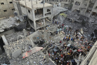 Israeli Troops Encircle Gaza City as Global Criticism of Strikes Mounts