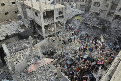 Israeli Troops Encircle Gaza City as Global Criticism of Strikes Mounts