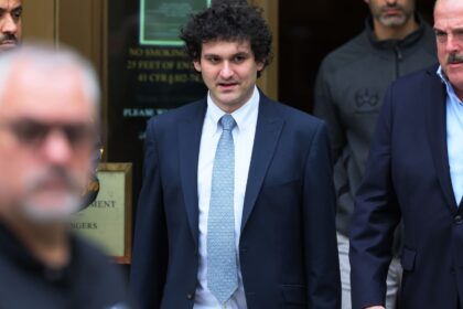 SBF crypto empire built on 'pyramid of deceit,' prosecutors argue